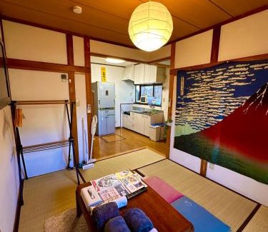 Suminoe Apartment | 4 minute walk from the station,USJ33min KIX48min Namba10min, Convenience store, coin laundry, public bath, all 1 minute walk Kitakagaya INN OSAKA , 6 ppl, Near Namba to 10min,駅近徒歩4分一軒家貸切北加賀屋駅からなんば駅まで10分