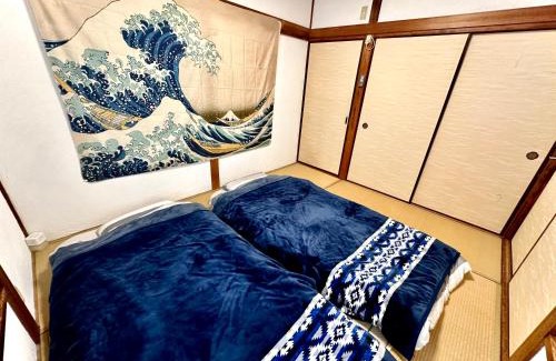 Suminoe Apartment | 4 minute walk from the station,USJ33min KIX48min Namba10min, Convenience store, coin laundry, public bath, all 1 minute walk Kitakagaya INN OSAKA , 6 ppl, Near Namba to 10min,駅近徒歩4分一軒家貸切北加賀屋駅からなんば駅まで10分