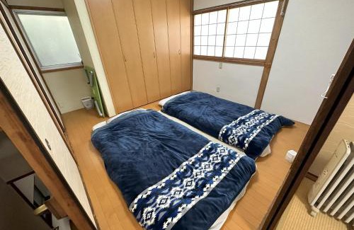 Suminoe Apartment | 4 minute walk from the station,USJ33min KIX48min Namba10min, Convenience store, coin laundry, public bath, all 1 minute walk Kitakagaya INN OSAKA , 6 ppl, Near Namba to 10min,駅近徒歩4分一軒家貸切北加賀屋駅からなんば駅まで10分