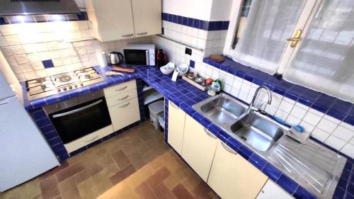 Assisi Apartment | 4 minuti da San Carlo Acutis, 8 ospiti, IDROmassaggio, Doccia ALL'OMBRA DI SANTA CHIARA, Piano Terra 2 ingressi 3 camere 2 bagni, Spazioso, Perfetto - La nostra Forza è PRESENZA LIVE 24-24, MyAssisiSuite, più di un semplice Appartamento - MÓWIMY PO POLSKU