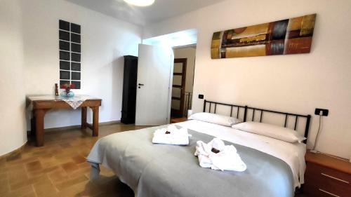 Assisi Apartment | 4 minuti da San Carlo Acutis, 8 ospiti, IDROmassaggio, Doccia ALL'OMBRA DI SANTA CHIARA, Piano Terra 2 ingressi 3 camere 2 bagni, Spazioso, Perfetto - La nostra Forza è PRESENZA LIVE 24-24, MyAssisiSuite, più di un semplice Appartamento - MÓWIMY PO POLSKU