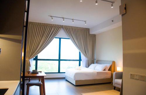 Sungai Penchala Apartment | 4 Mossaz studio with skypool at Empire City By Light House