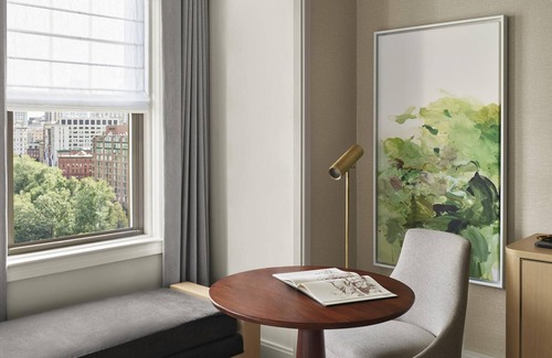 Boston Hotel | 4 Park View 2 Queen Beds at The Newbury Boston!