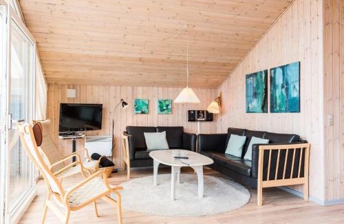 Henne Strand House | 4 person holiday home in Henne