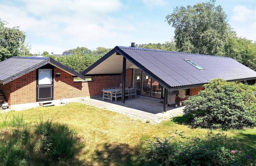 Vestero Havn House | 4 person holiday home in Læsø