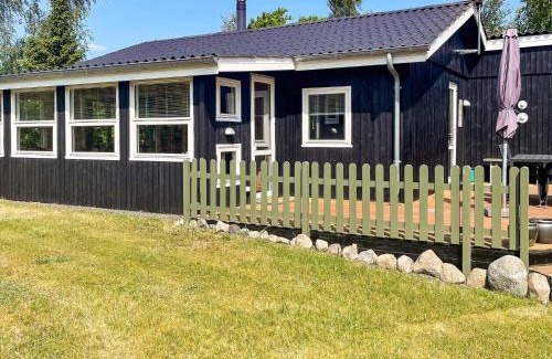 Hou House | 4 person holiday home in Hals