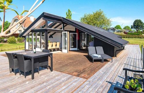 Hejlsminde Strand House | 4 person holiday home in Hejls-By Traum