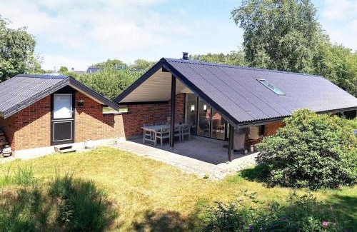 Vestero Havn House | 4 person holiday home in Læsø