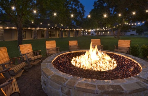 Boerne House | 4 Relaxing Units w/Breath-taking Views! Onsite Pool, near Boerne Park!
