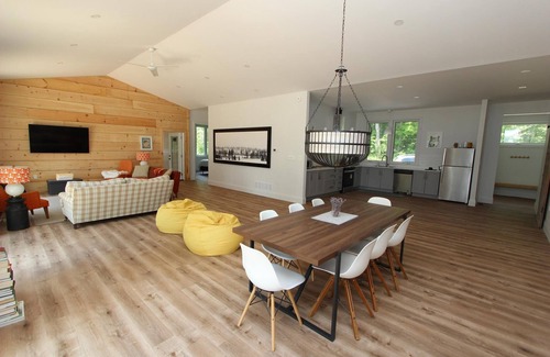 Havelock-Belmont-Methuen Cottage | 4-season retreat along the Crowe River. Tranquillity and modern comfort.