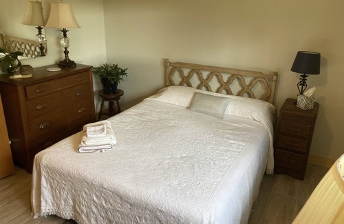Manistique Resort | 4 seasons of adventures on Indian Lake/Sunset View Resort/Unit#4