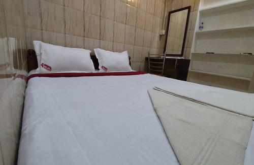 Periamet Hotel | 4 Seasonz Residency