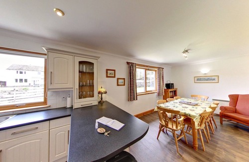 Crianlarich Cottage | 4 star, 4 bedroom, 3 bathroom Scottish cottage with stunning loch and mountain views