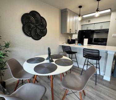 Park Central Apartment | 4 STATE FAIR l DT Dallas l FIFA READY l Staycation 1Bd1Ba