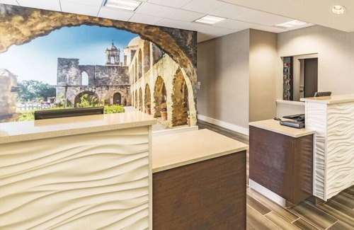 Arsenal House | 4 x 1 Queen Deluxe ADA at La Quinta Inn by Wyndham San Antonio Downtown