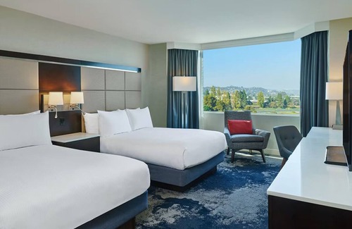 Redwood Shores Hotel | 4 x Two Double Water View Room at Grand Bay San Francisco Hotel, Onsite Pool