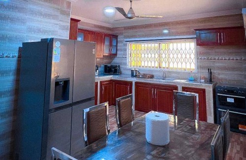 Bono East Region House | 40 m² House ∙ 5 bedrooms ∙ 10 guests