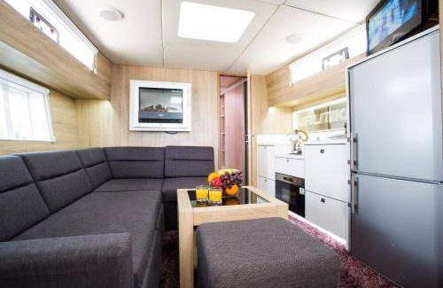 Wilkasy Boat Rental | 40 m² Houseboat ∙ 3 bedrooms ∙ 8 guests