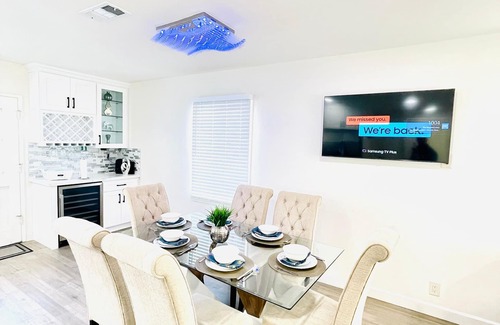 Monrovia House | 40% OFF 5B/3B 2 Master Bedrooms Close Pasadena, Rose Bowl, DTLA, Arcadia, etc