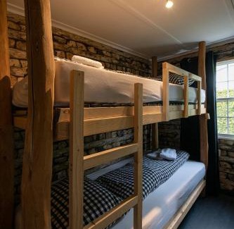 Oisterwijk Ski Chalet | 40, Theme Forest world - Dogs allowed!
