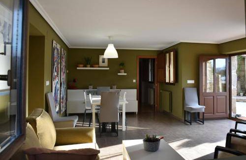 Nogueira de Ramuin House | 400 m² House ∙ 4 bedrooms ∙ 9 guests