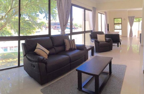 Port Owen House | 400 m² House ∙ 5 bedrooms ∙ 14 guests