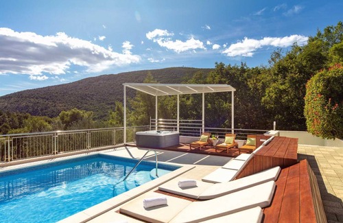 Tugare Villa | 400 m² Villa ∙ 4 bedrooms ∙ 8 guests