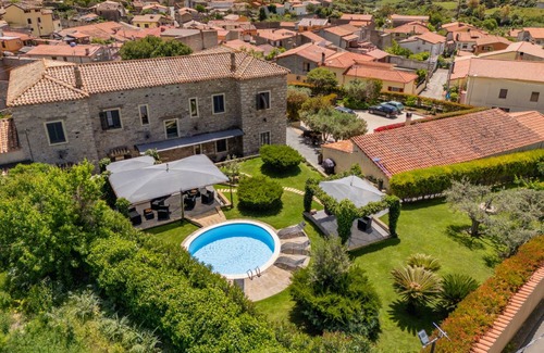 Gesturi Villa | 400 m² Villa ∙ 5 bedrooms ∙ 12 guests