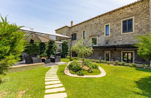 Gesturi Villa | 400 m² Villa ∙ 5 bedrooms ∙ 12 guests