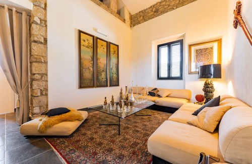 Gesturi Villa | 400 m² Villa ∙ 5 bedrooms ∙ 12 guests