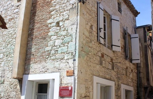 Issigeac House | 400-Year-Old Stone House In Lovely Medieval Market Village - Dordogne SW France