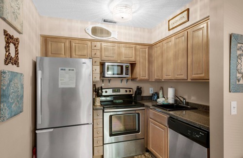 Holiday Beach Apartment | ☀️400ft to Beach-Pool- Budget Friendly-1BR Sandcastle Villas #24☀️