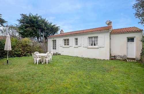 Prefailles House | 400m from the beach, Pointe St Gildas, house for 6