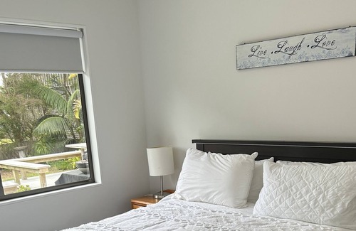 Matarangi House | 400m Walk to Beautiful Matarangi Beach