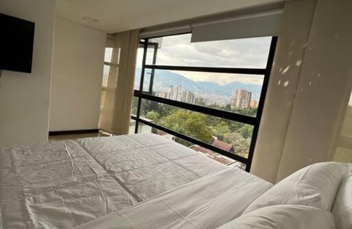 El Castillo Apartment | 401 Luxury apartment in hearth of El Poblado + View!
