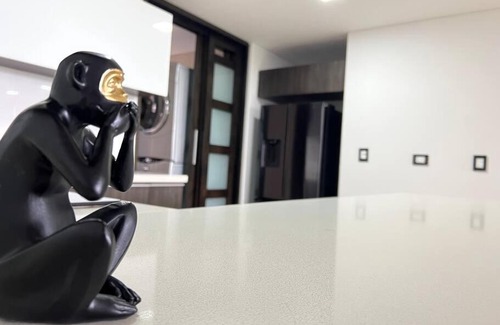 El Castillo Apartment | 401 Luxury apartment in hearth of El Poblado + View!