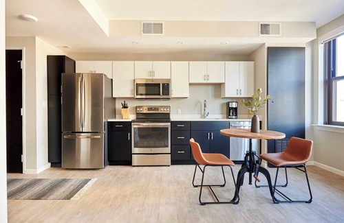 Downtown Detroit Apartment | #402 - Kasa Cadillac Square Detroit