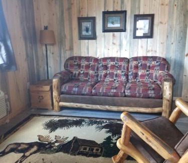 Gardiner House | 406 Cabins at Yellowstone