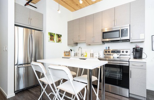Exchange District Condo | (409) Market Ave+Exchange District+2BR 1BATH +Fast WiFi(139)