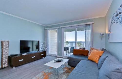 Rocky Point Apartment | 412-AMAZING Views, Waterfront, WIFI, Pool, Close to BUCS Stadium