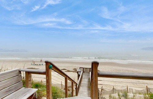 Whalehead Beach House | 414 m² House ∙ 5 bedrooms ∙ 14 guests