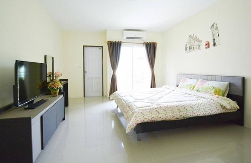 Nong Bon Hotel | 42 Place