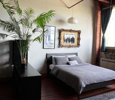 Detroit Apartment | 420 Friendly SKYLINE view Downtown Loft FREE Parking