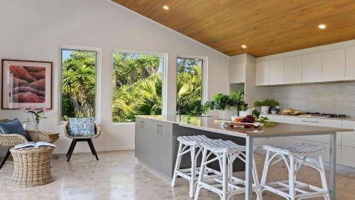 Sapphire Beach House | 420 m² House ∙ 5 bedrooms ∙ 8 guests