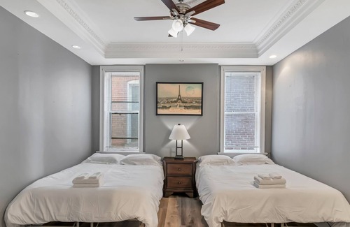 Shaw Apartment | 4228b - Beautiful, Rehabbed Unit in Shaw Community