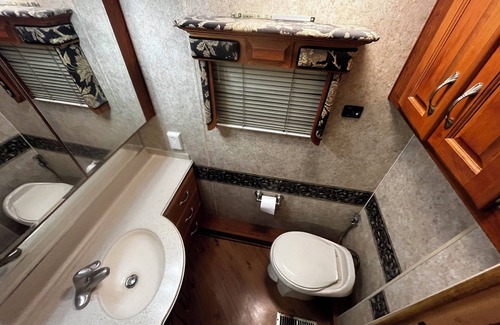 Lynn Haven House | 42ft Motor coach. Sleeps 6. Just minutes from Panama City Beach!