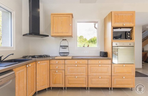 Vesly House | 430 m² Gîte ∙ 7 bedrooms ∙ 14 guests