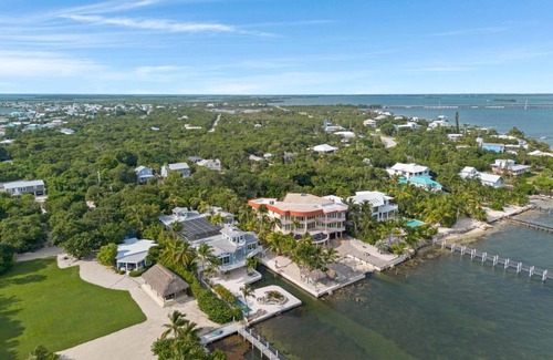 Summerland Key House | 430 m² House ∙ 7 bedrooms ∙ 14 guests