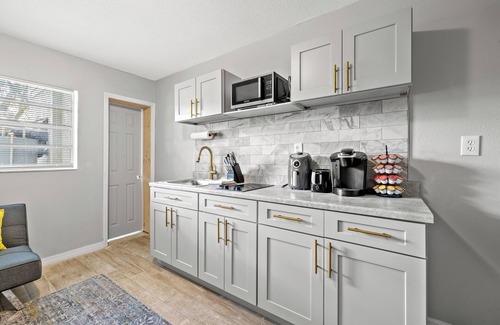 Tampa Bed & Breakfast | 4306 C - Enchanting Home in Tampa