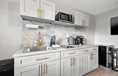 Tampa Bed & Breakfast | 4306 C - Enchanting Home in Tampa
